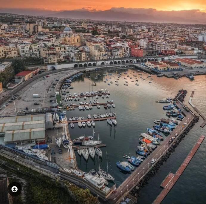 Sostaoplontina Casa Vacanza توري أنونزياتا المظهر الخارجي الصورة